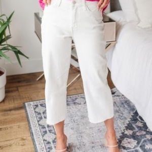 NWT - JUDY BLUE CROPPED WHITE WIDE LEG JEANS